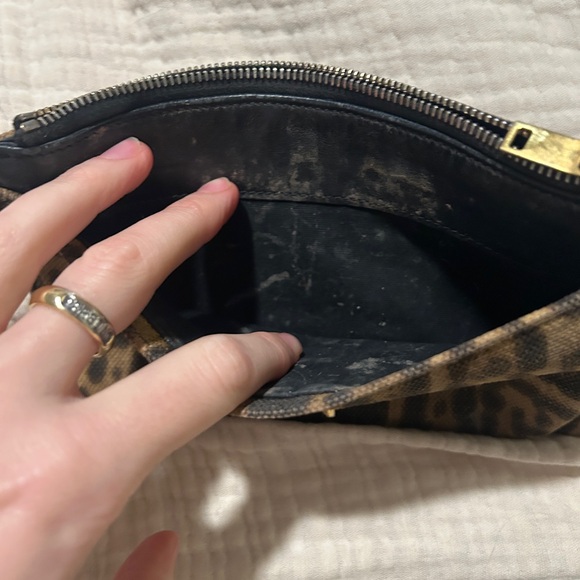 Gorgeous authentic YSL wallet with zipper - Picture 4 of 5